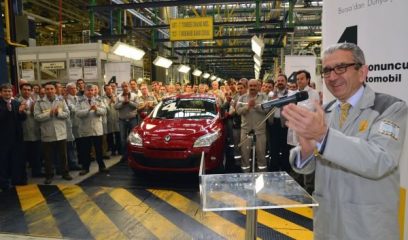 Renault Turkije bouwt 4 miljoenste auto in Bursa Renault Turkije bouwt 4 miljoenste auto in Bursa
